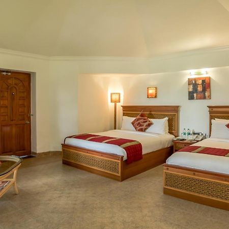 Chariot Beach Resort Mahabalipuram Bagian luar foto