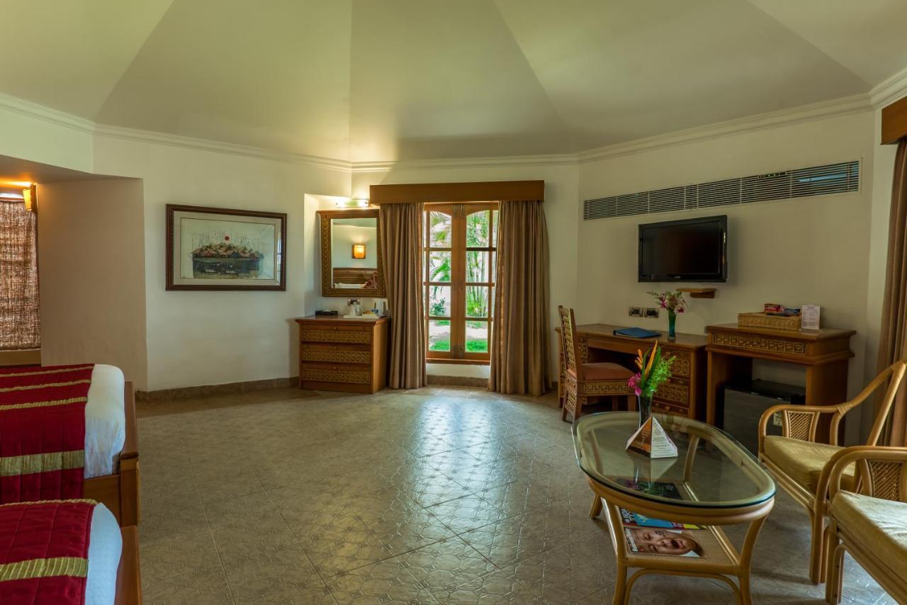 Chariot Beach Resort Mahabalipuram Bagian luar foto