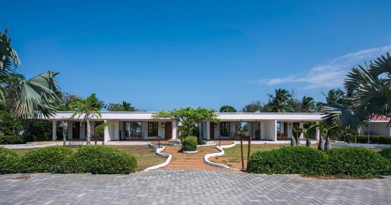 Chariot Beach Resort Mahabalipuram Bagian luar foto