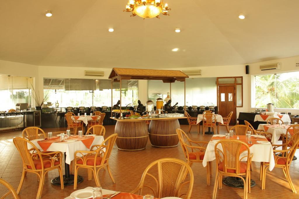 Chariot Beach Resort Mahabalipuram Bagian luar foto