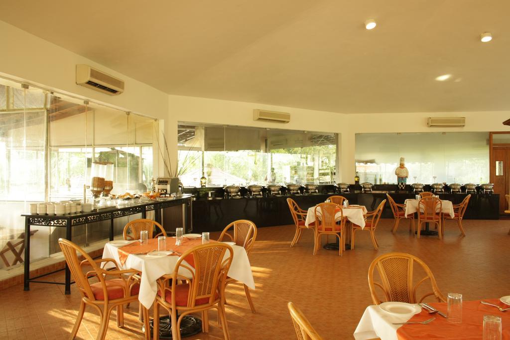 Chariot Beach Resort Mahabalipuram Bagian luar foto