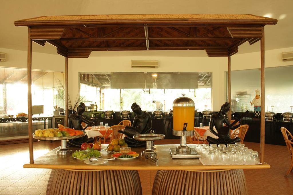 Chariot Beach Resort Mahabalipuram Bagian luar foto