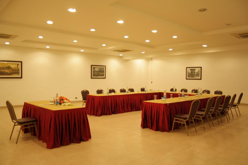 Chariot Beach Resort Mahabalipuram Bagian luar foto