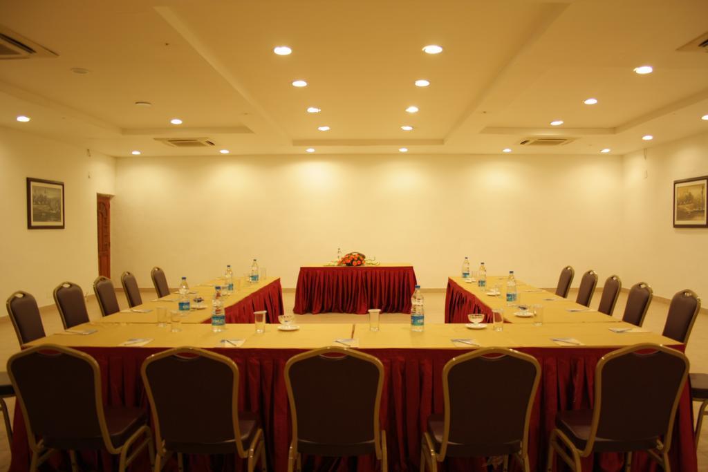 Chariot Beach Resort Mahabalipuram Bagian luar foto