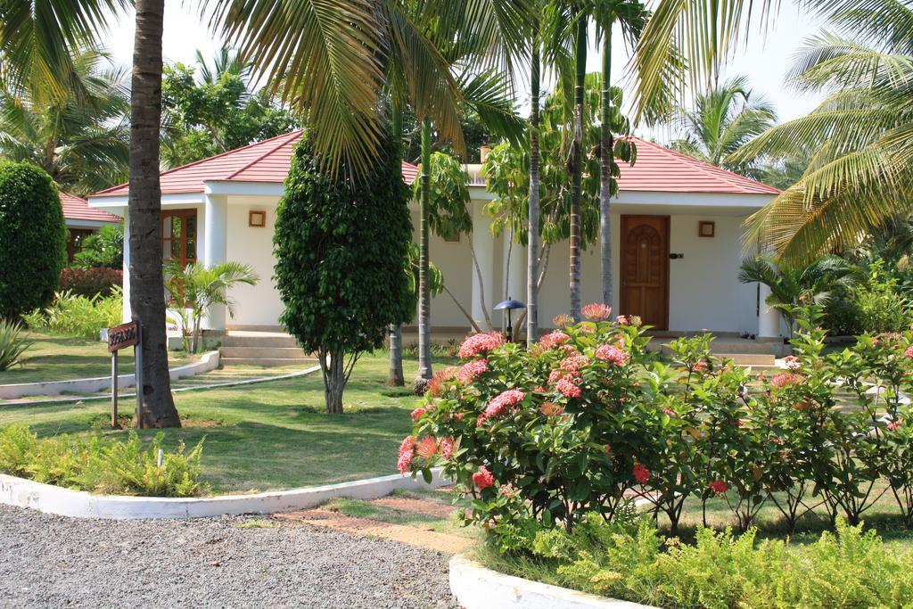 Chariot Beach Resort Mahabalipuram Bagian luar foto