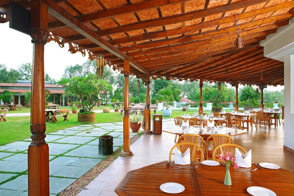 Chariot Beach Resort Mahabalipuram Bagian luar foto