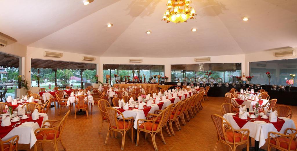 Chariot Beach Resort Mahabalipuram Restoran foto
