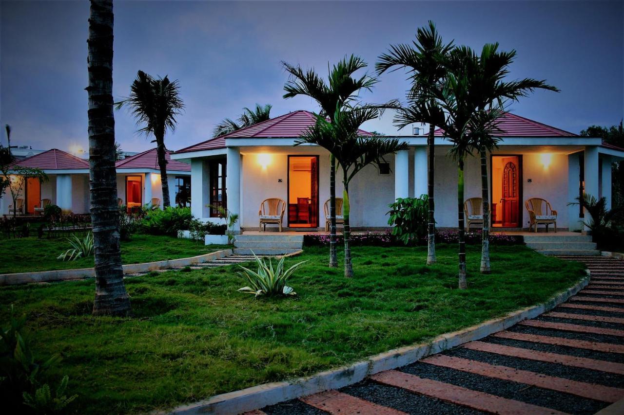 Chariot Beach Resort Mahabalipuram Bagian luar foto