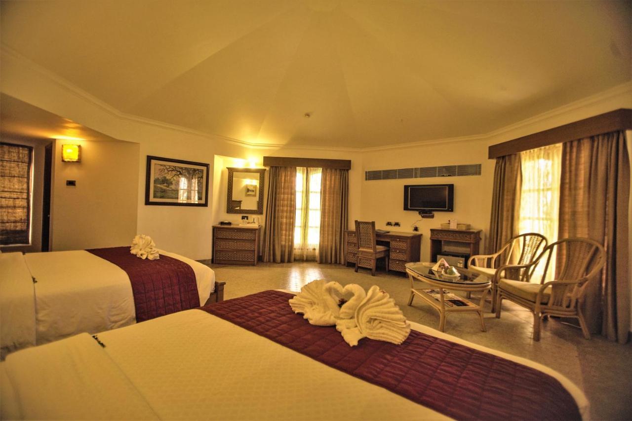 Chariot Beach Resort Mahabalipuram Bagian luar foto