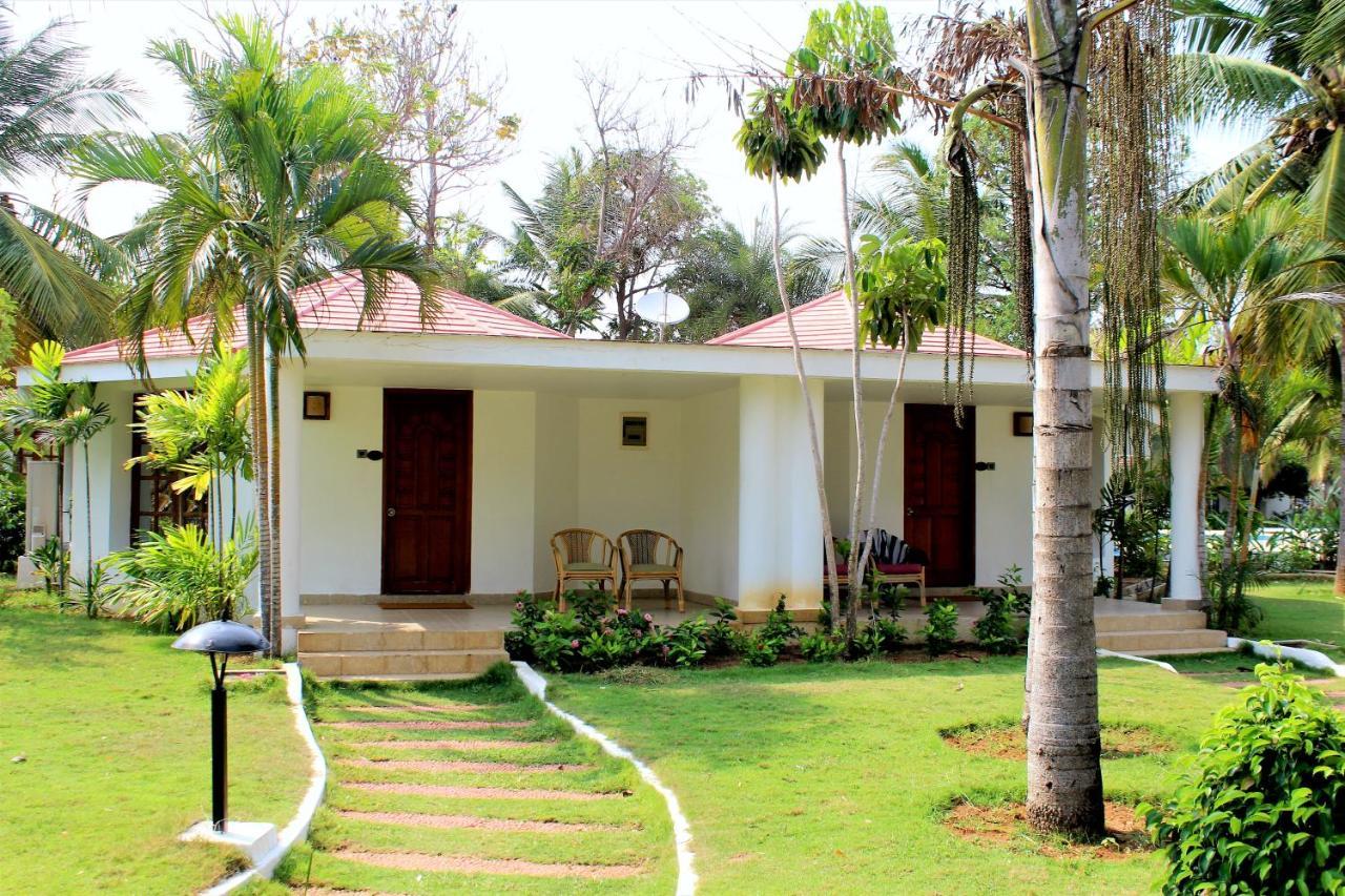 Chariot Beach Resort Mahabalipuram Bagian luar foto
