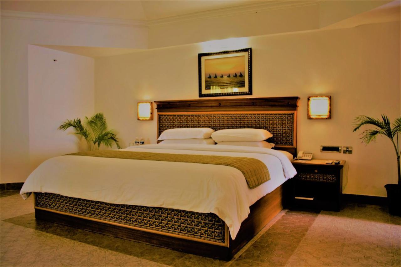 Chariot Beach Resort Mahabalipuram Bagian luar foto